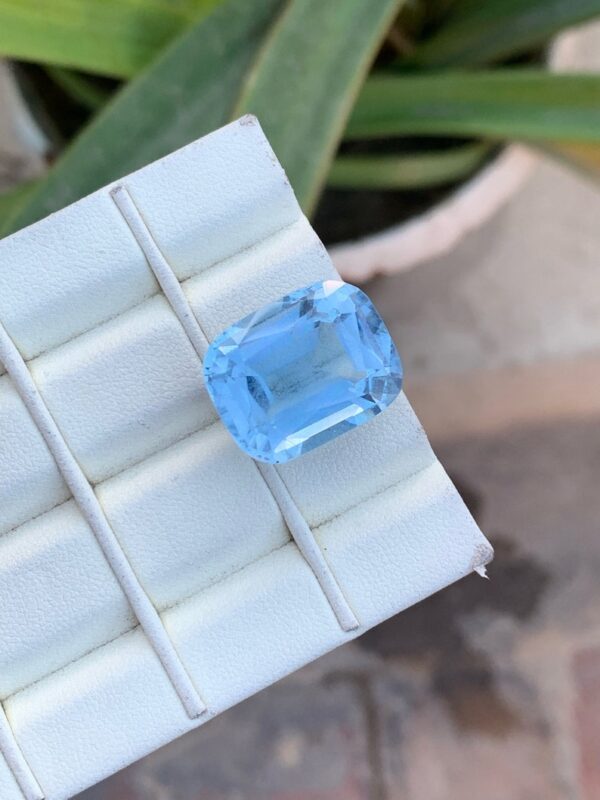 aquamarine gemstone