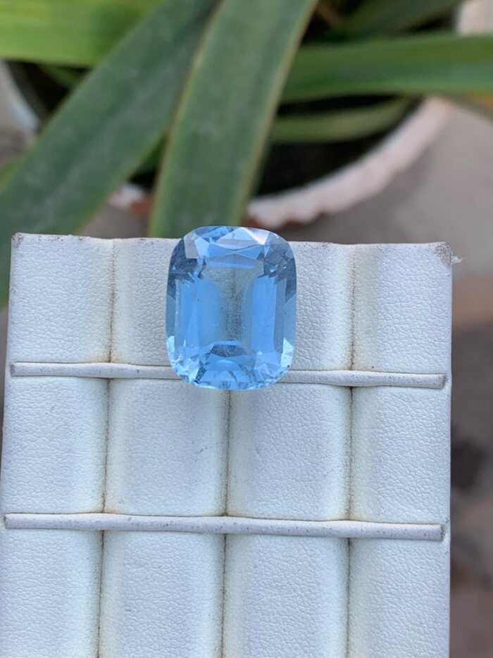 blue aquamarine stone