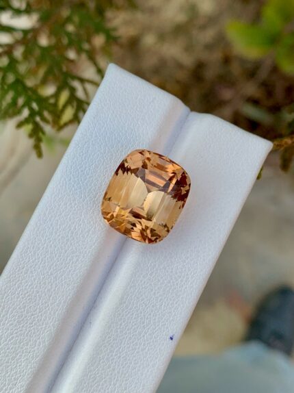 Buy Golden Topaz – 19.40 CT Natural Brilliant Cut Gem