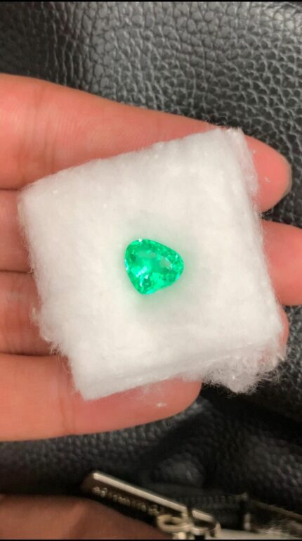 green emerald stone